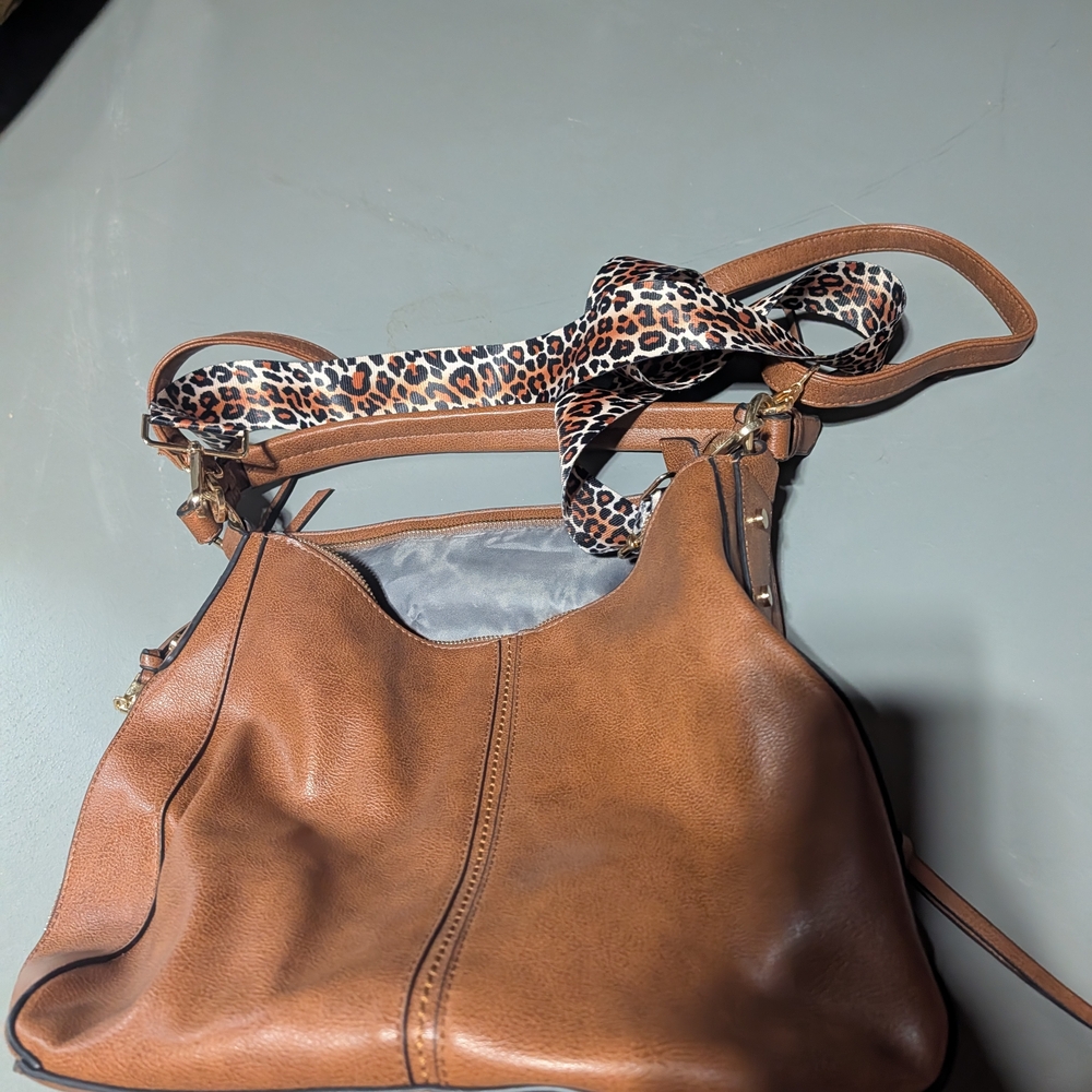 Elegant Tan Women's Shoulder Bag with Leopard Accent